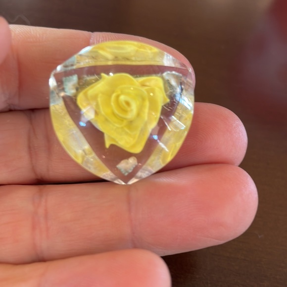 1950's Reversed Carved Lucite Brooch - Picture 2 of 6